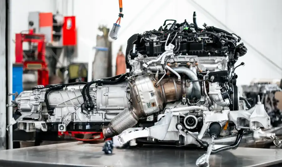 Silnik na serwisie samochodowym A!W Forged Poznan