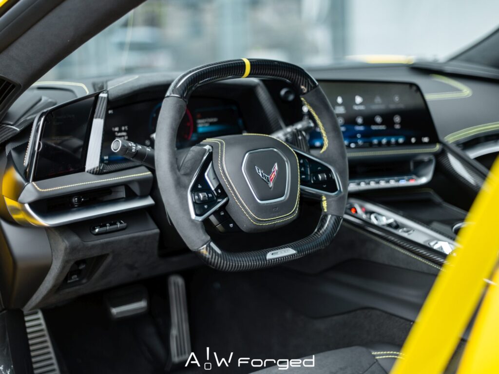 Nowoczesny kokpit Corvette E-Ray 2026